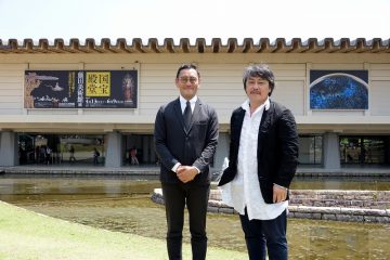 2019年4月13日〜6月9日に「特別展 国宝の殿堂 藤田美術館展 曜変天目茶碗と仏教美術のきらめき」が開催された奈良国立博物館前にて。