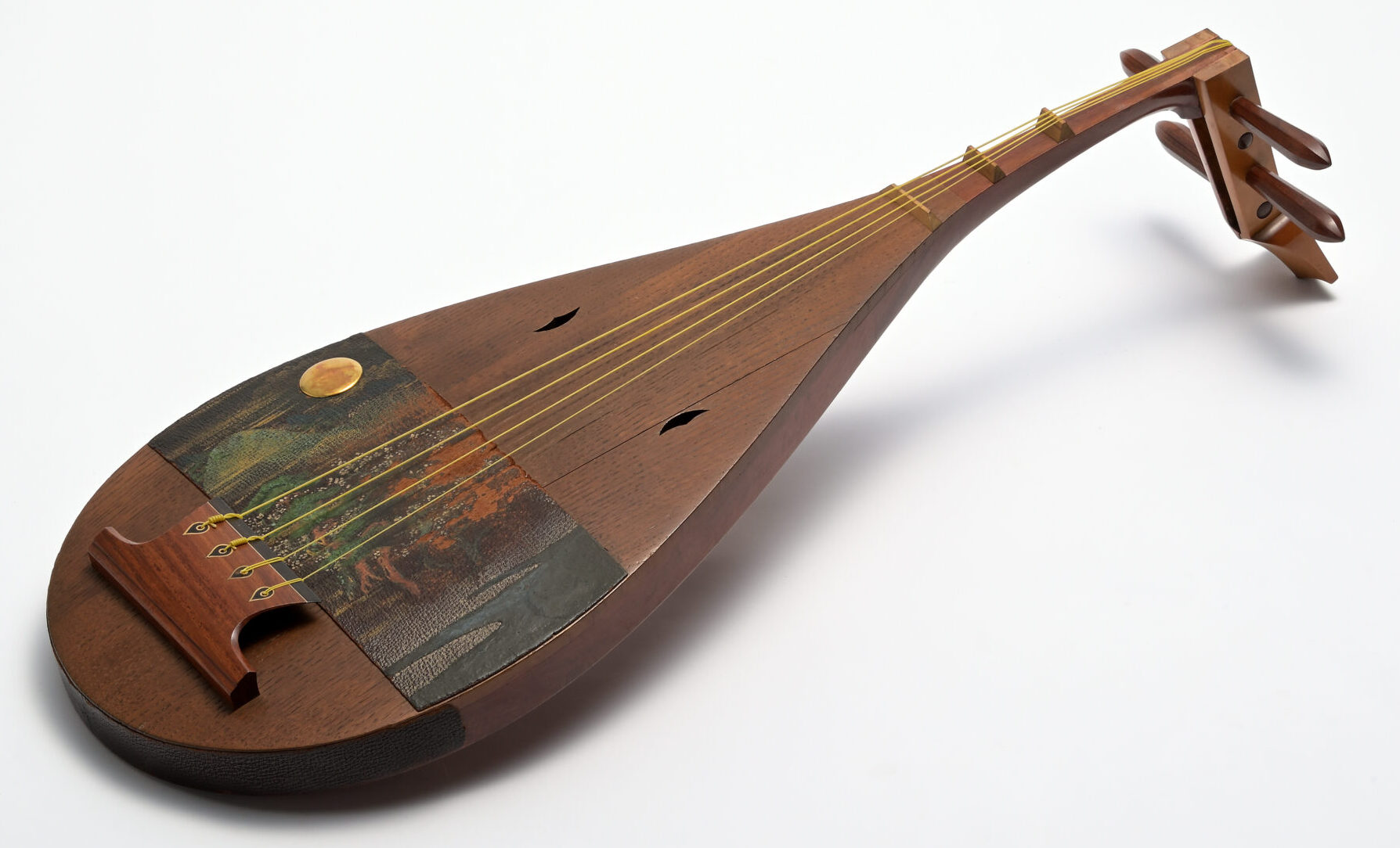 珍品　天然 桐木製 琵琶 びわ　妖精図　音質が美しい インテリア 黒漆花鳥文螺鈿琵琶 銘｢孝鳥絃｣<BR/>(附)黒漆内箱・白木外箱 文化遺産